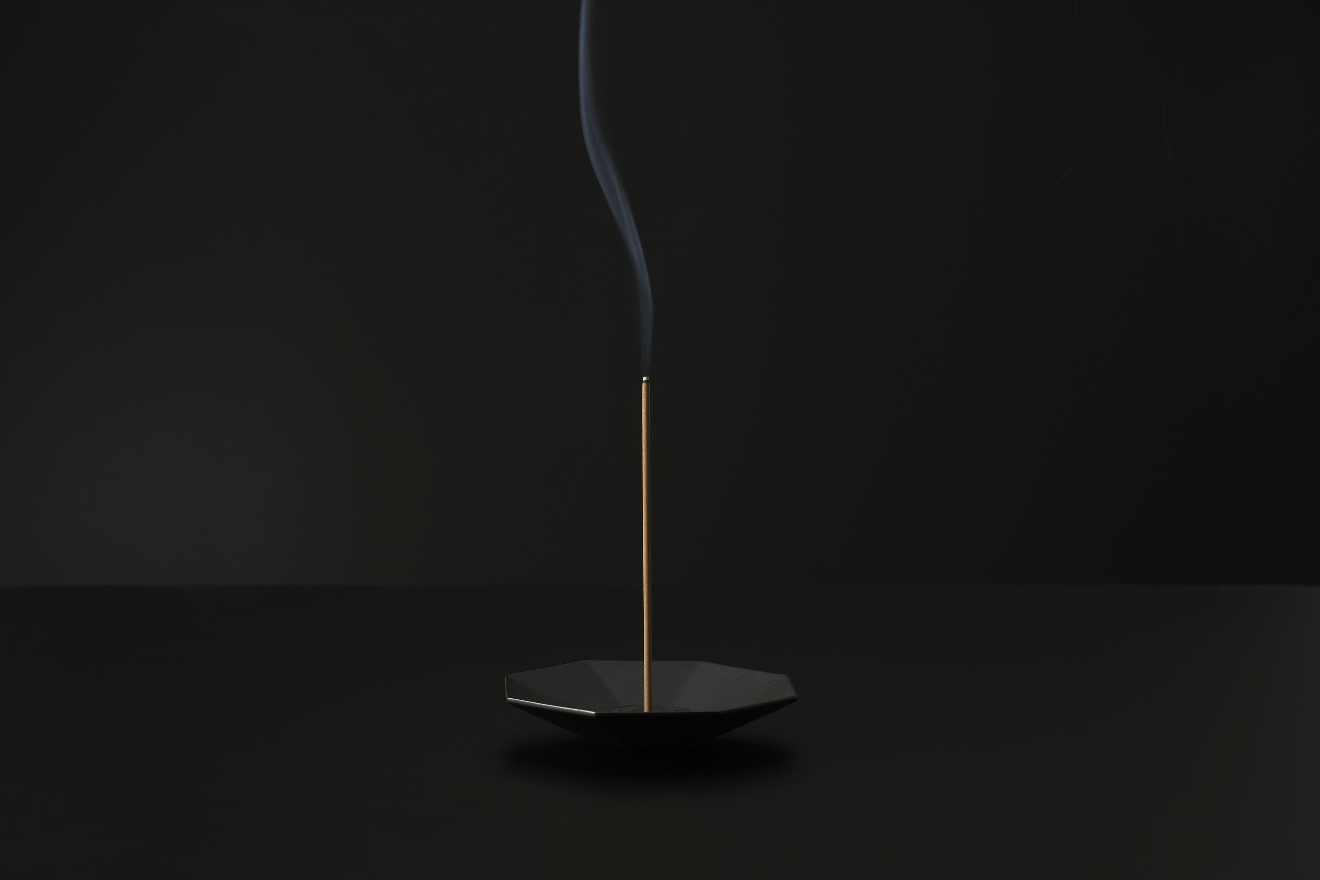 PORCELAIN INCENSE PLATE OCTAGON BLACK