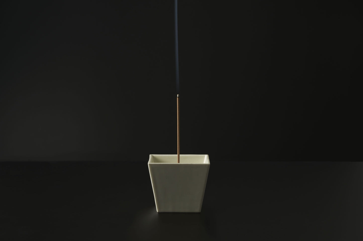 PORCELAIN INCENSE BURNER WHITE
