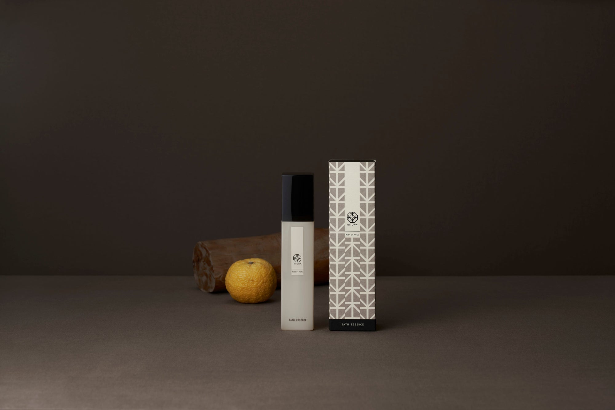 BATH ESSENCE BOIS DE YUZU　500ML