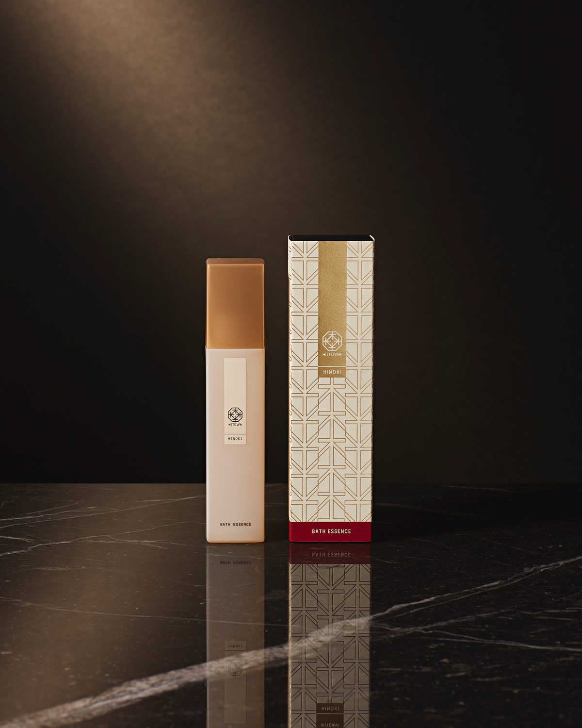 KITOWA バスエッセンスHOLIDAY GOLD ヒノキ 200mL