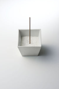 PORCELAIN INCENSE BURNER WHITE