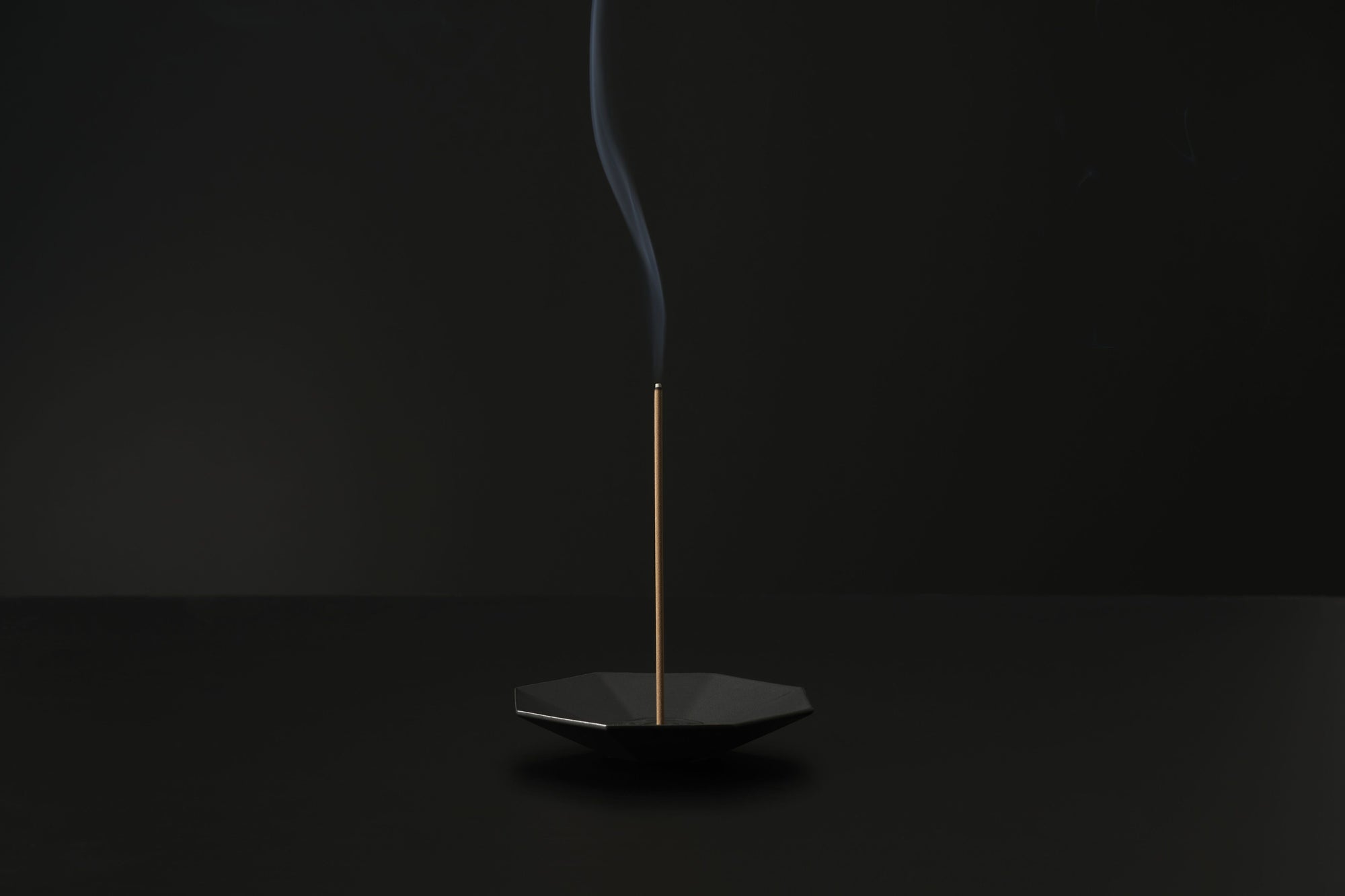 PORCELAIN INCENSE PLATE OCTAGON BLACK