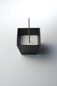 PORCELAIN INCENSE BURNER BLACK